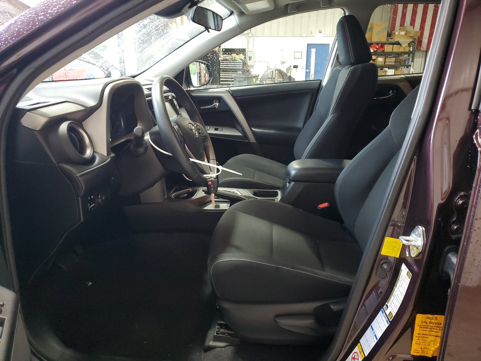 2T3RFREV0HW610406 2017 Toyota Rav4 Xle