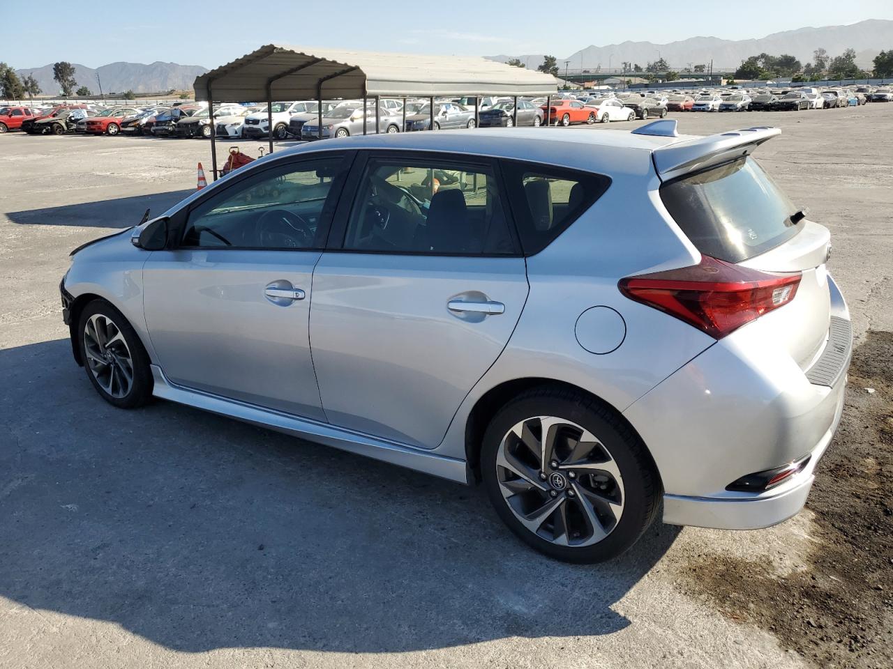 JTNKARJE2JJ556659 2018 TOYOTA COROLLA - Image 2