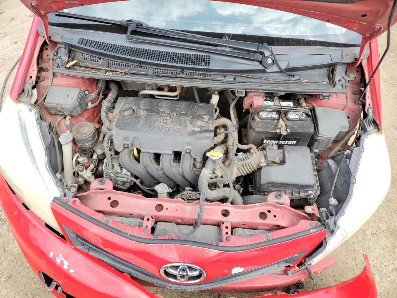 2012 Toyota Yaris - Image 11
