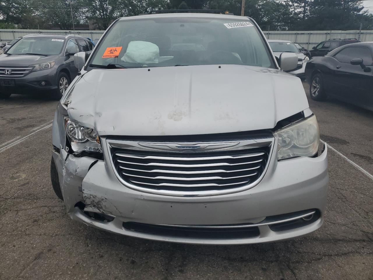 2012 Chrysler Town & Country - Image 5