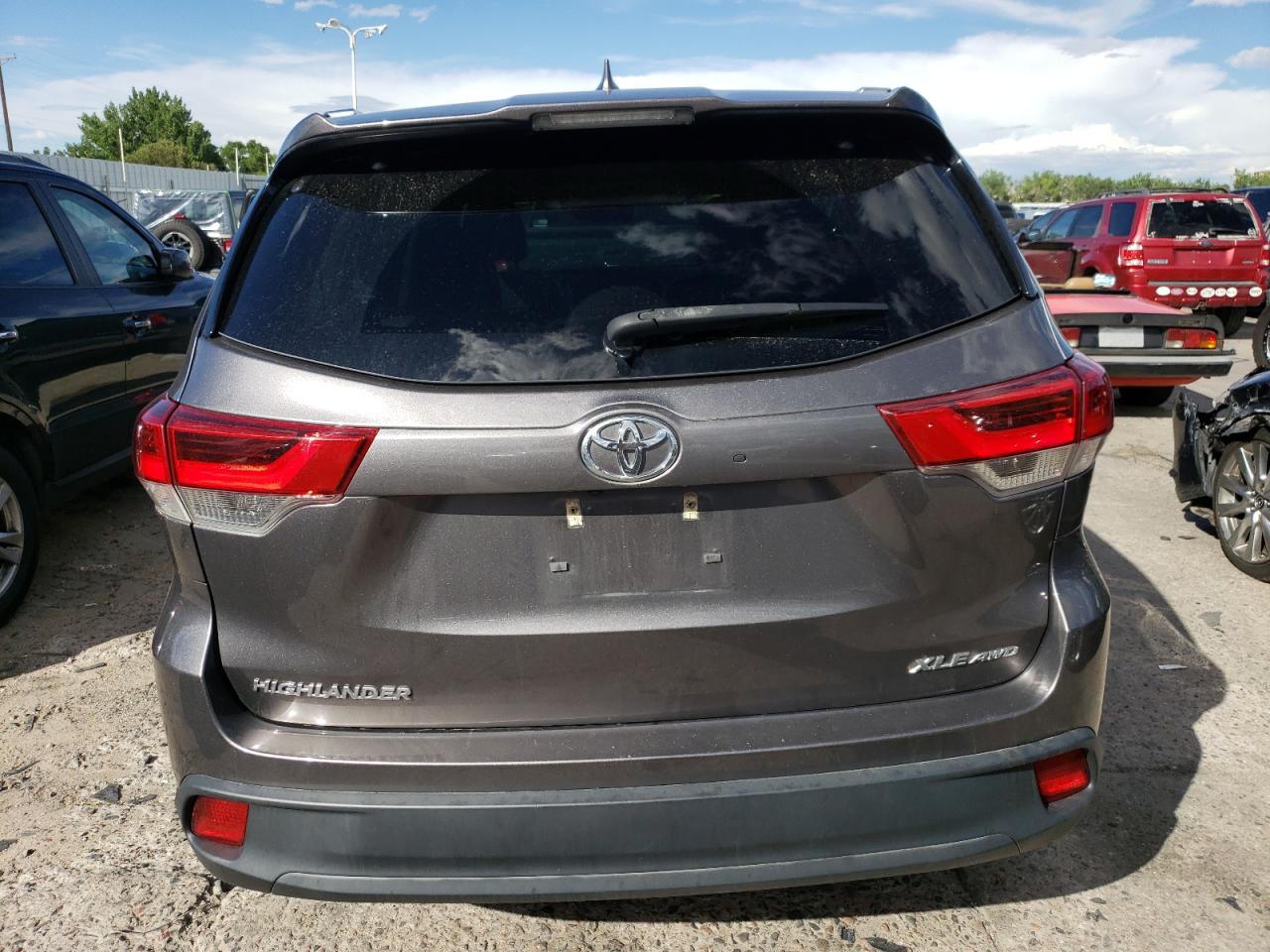 2019 Toyota Highlander Se VIN: 5TDJZRFH8KS622955 Lot: 67208224