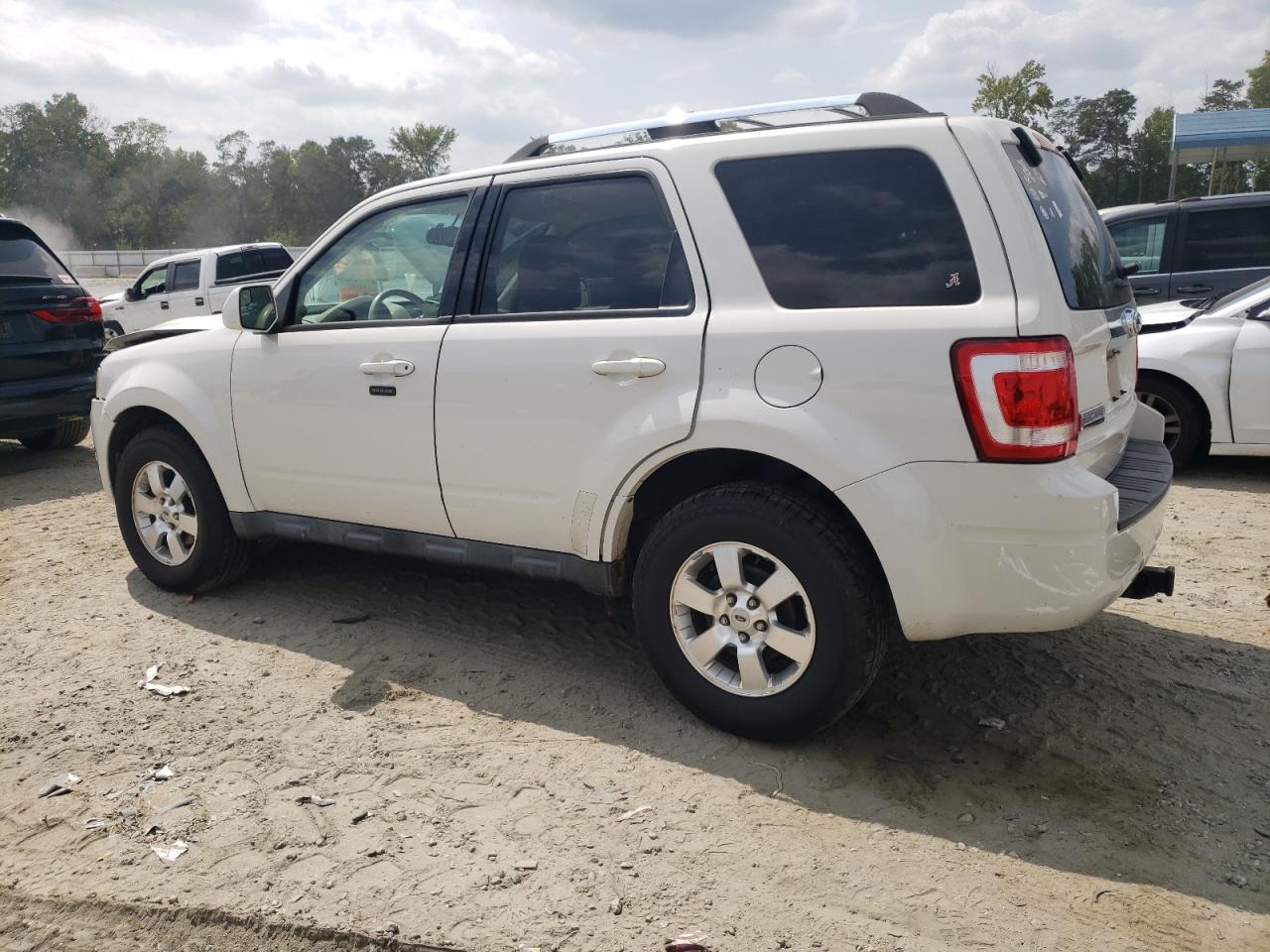 2011 Ford Escape - Image 2