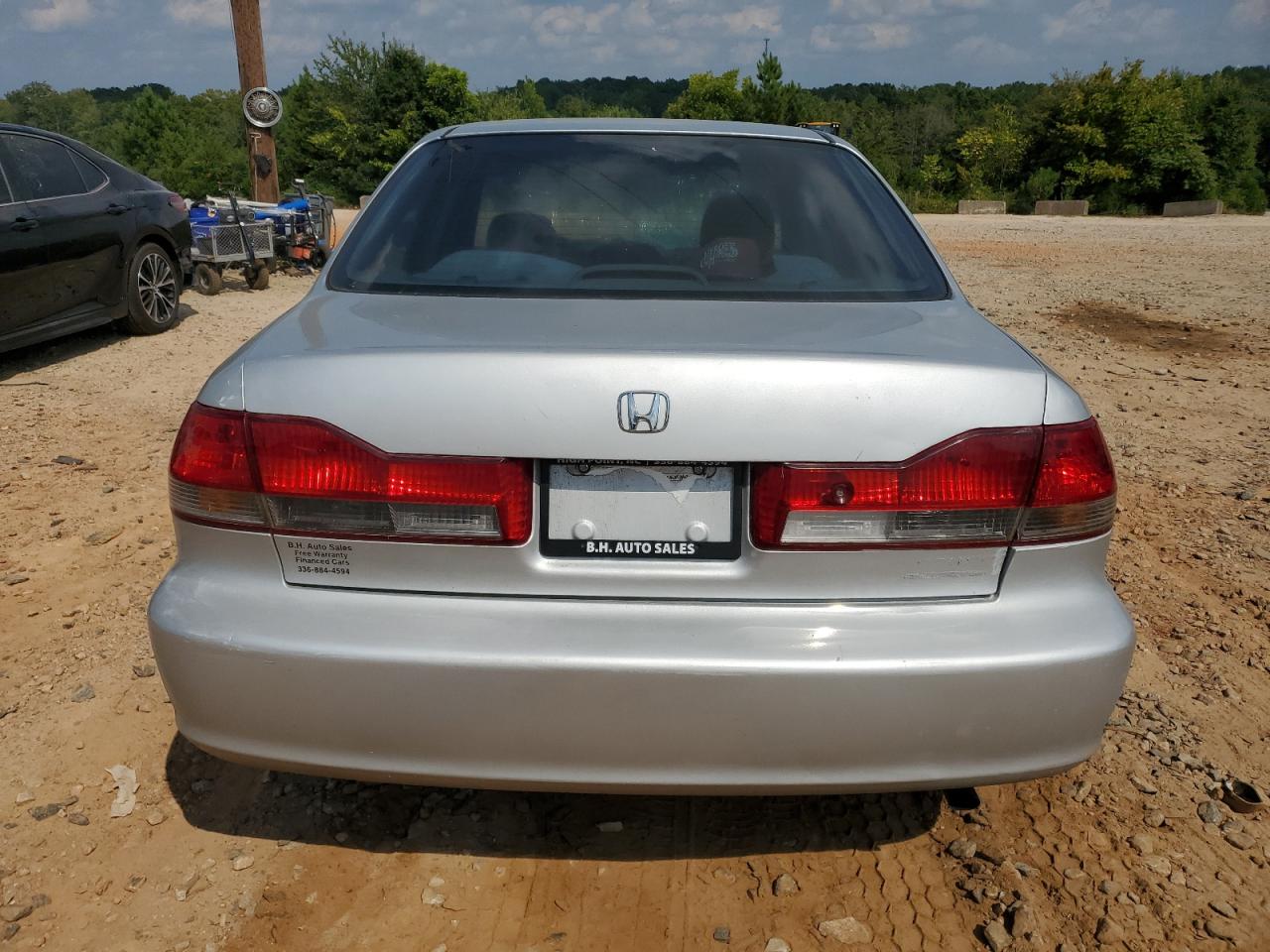 1HGCG56702A054472 2002 Honda Accord Se