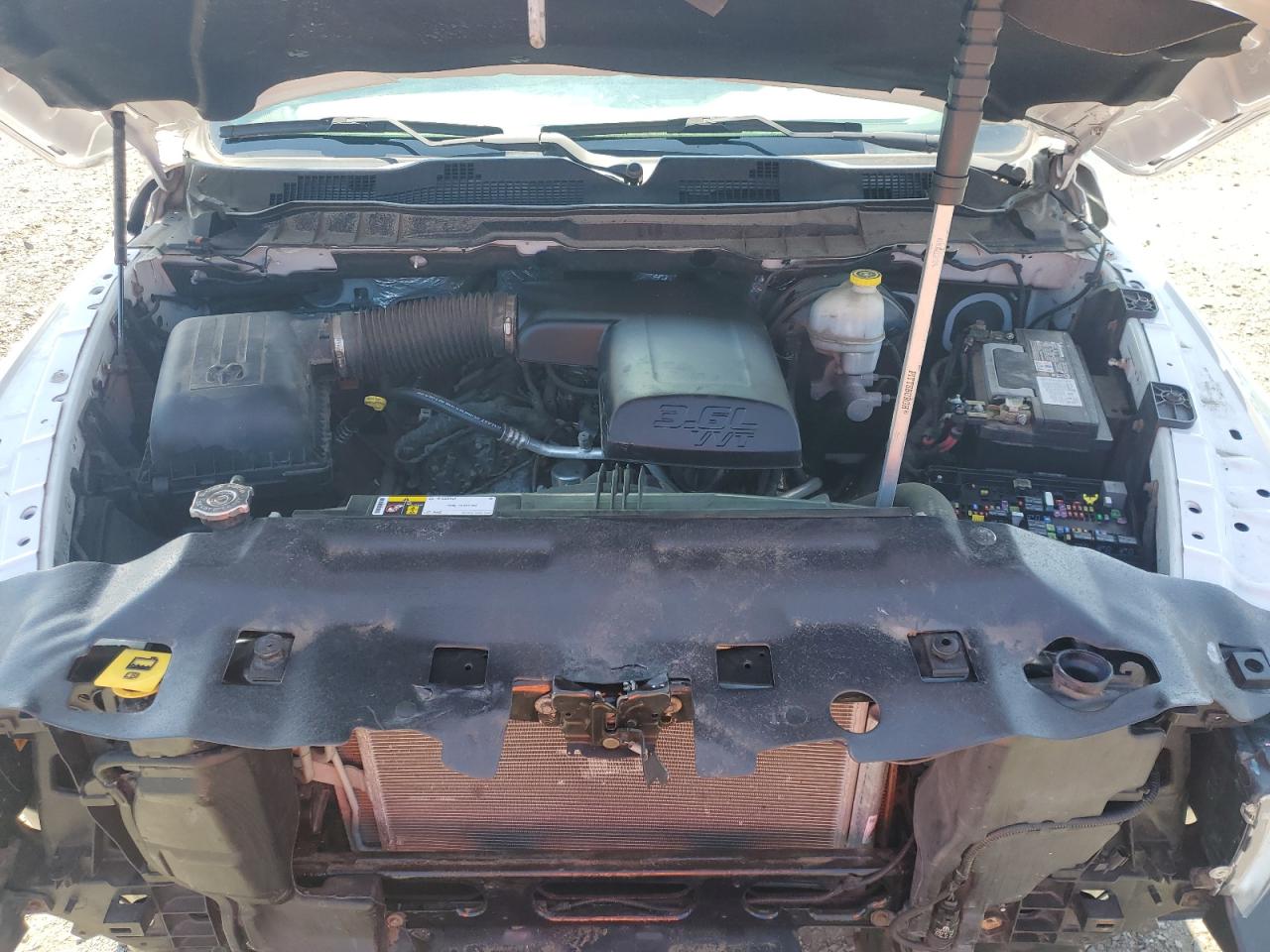 2016 Ram 1500 St VIN: 3C6JR6AG8GG352197 Lot: 69985214