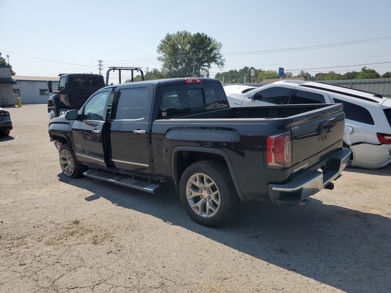 2018 GMC Sierra - Image 2