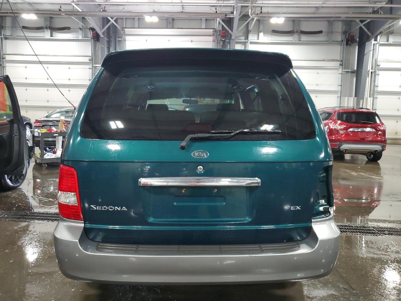 KNDUP131246513714 2004 Kia Sedona Ex