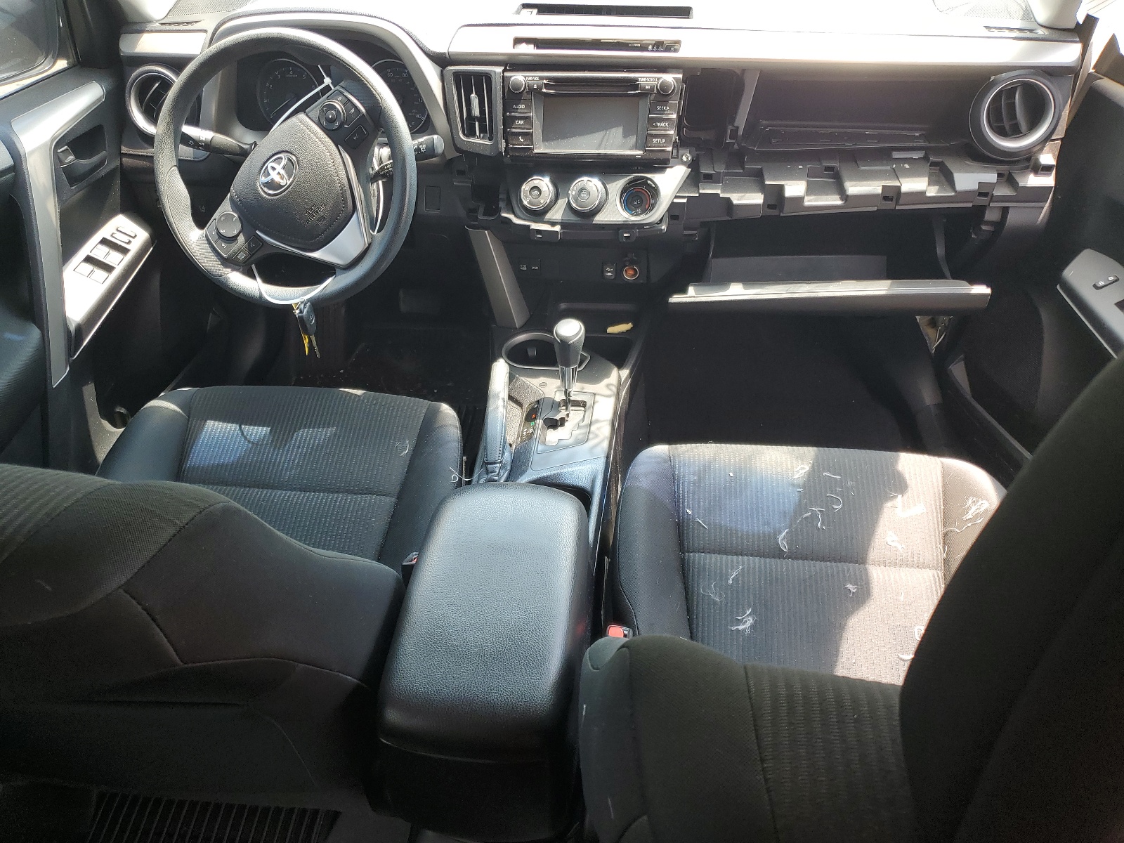 2T3ZFREV3HW354357 2017 Toyota Rav4 Le