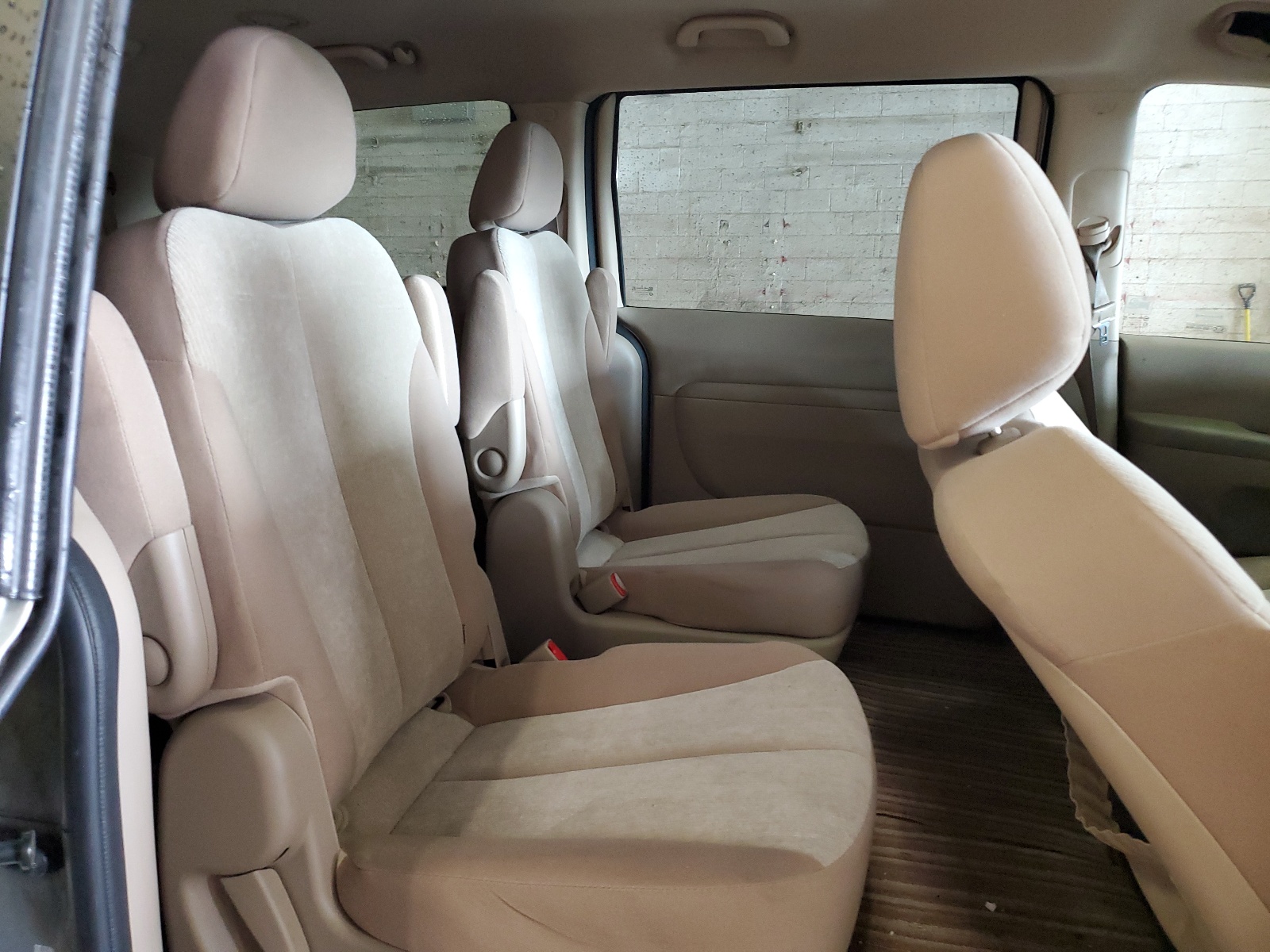 2014 Kia Sedona Lx vin: KNDMG4C78E6549821