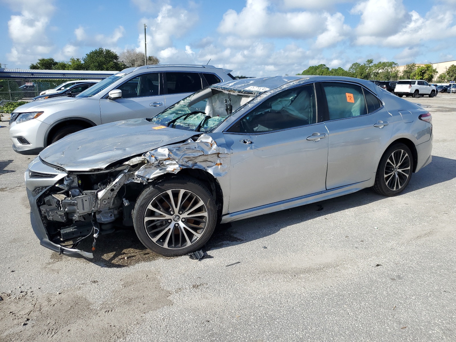 2018 Toyota Camry L vin: 4T1B11HK5JU026116