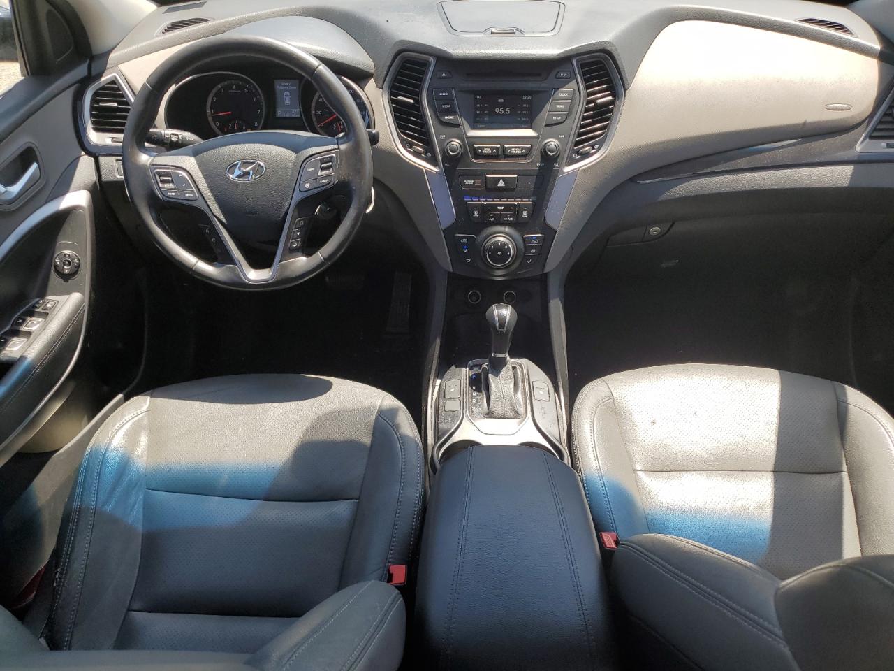 2014 Hyundai Santa Fe - Image 8