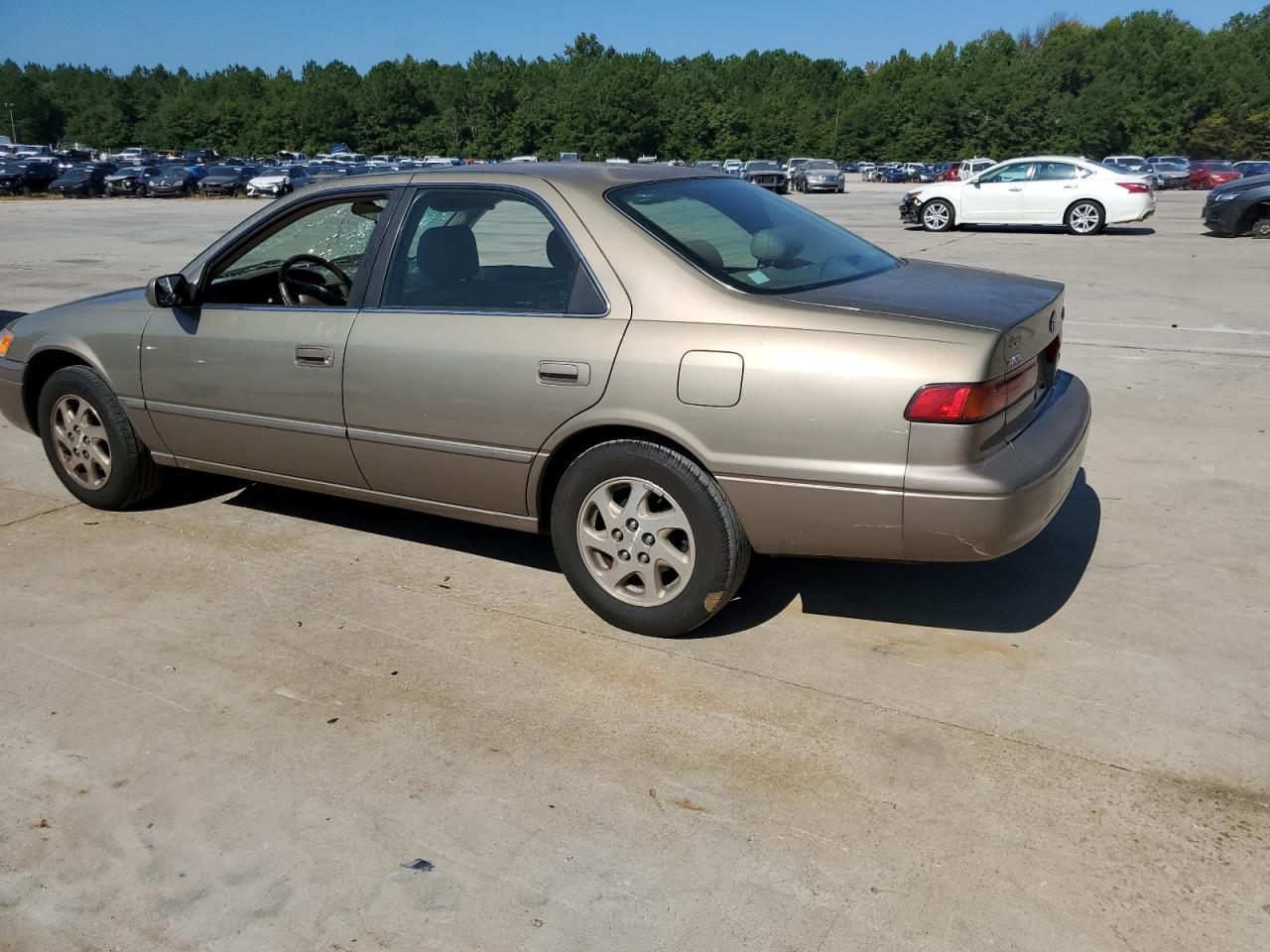 1999 Toyota Camry Le VIN: JT2BF28K2X0160845 Lot: 68996634