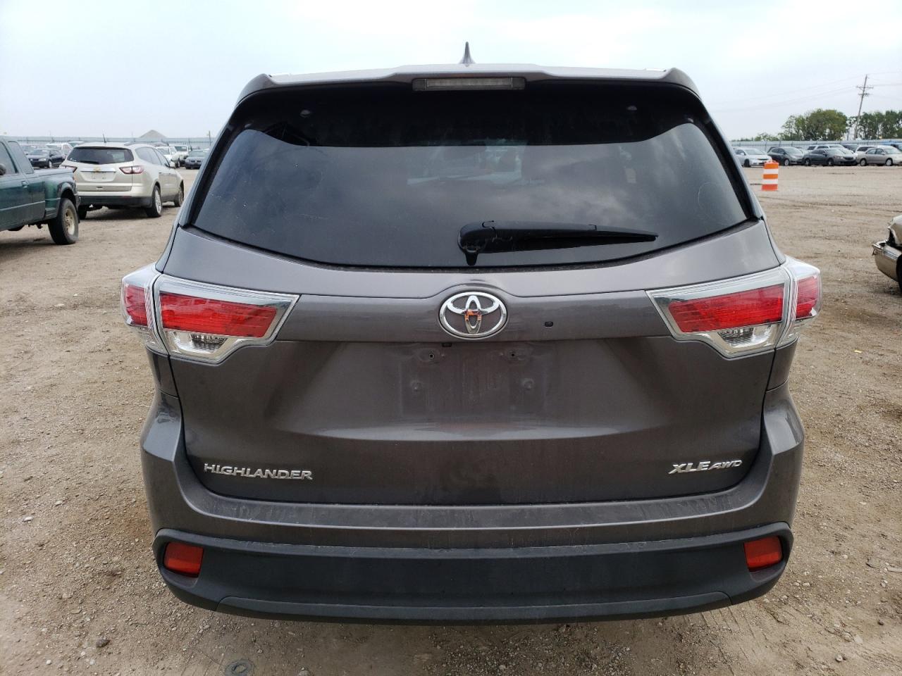 2016 Toyota Highlander Xle VIN: 5TDJKRFH9GS505199 Lot: 68136404