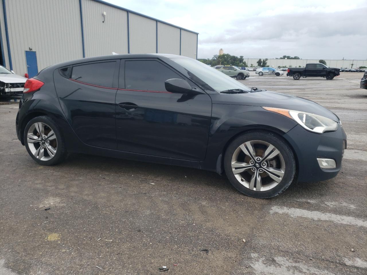 VIN KMHTC6AD1DU174680 2013 HYUNDAI VELOSTER no.4