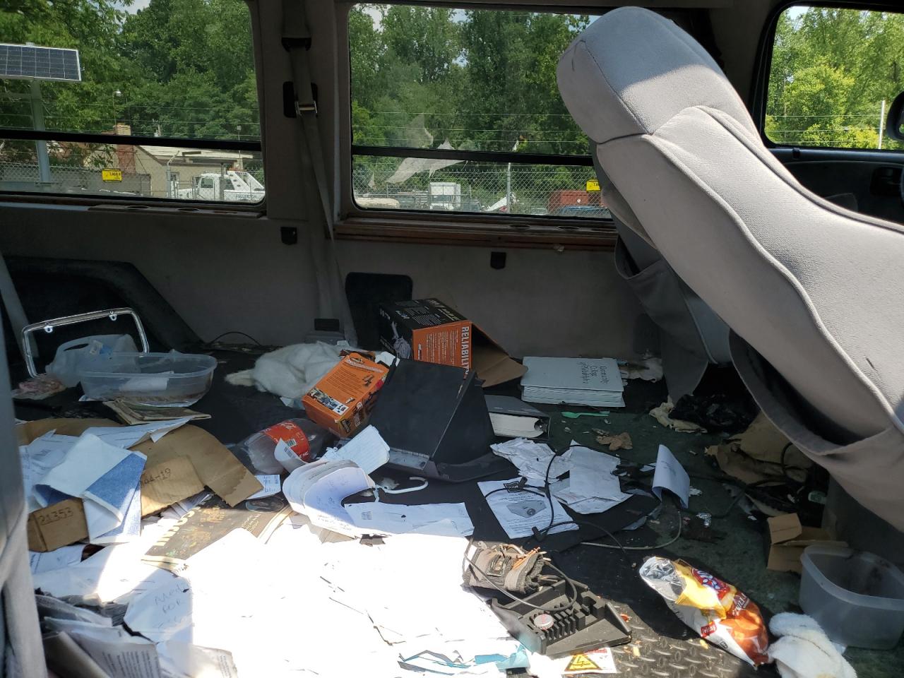 1998 Dodge Ram Van B1500 VIN: 2B6HB11Y4WK136876 Lot: 64833174