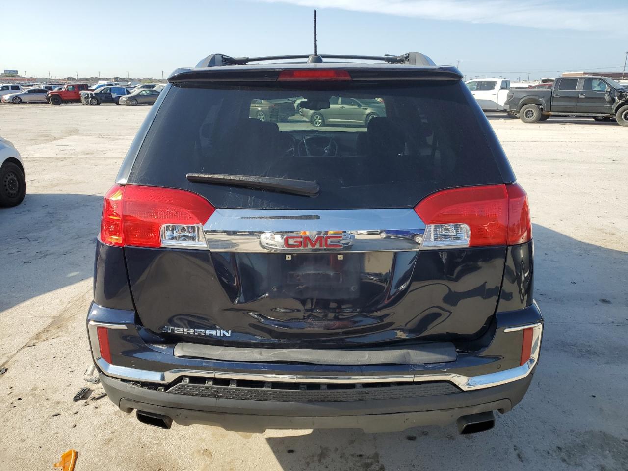 2GKFLPE3XG6311373 2016 GMC Terrain Slt