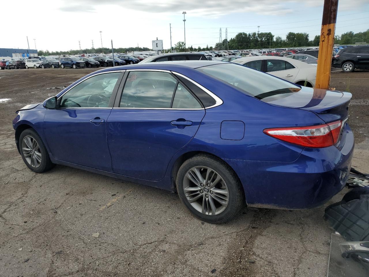 2015 Toyota Camry Le VIN: 4T1BF1FKXFU897640 Lot: 66416134