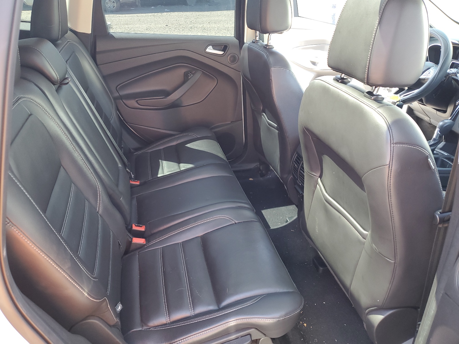 1FMCU9JD9HUA15488 2017 Ford Escape Titanium