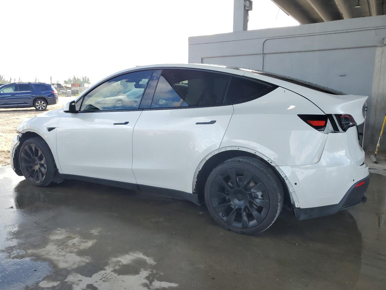 VIN 7SAYGDEE4NF449655 2022 TESLA MODEL Y no.2