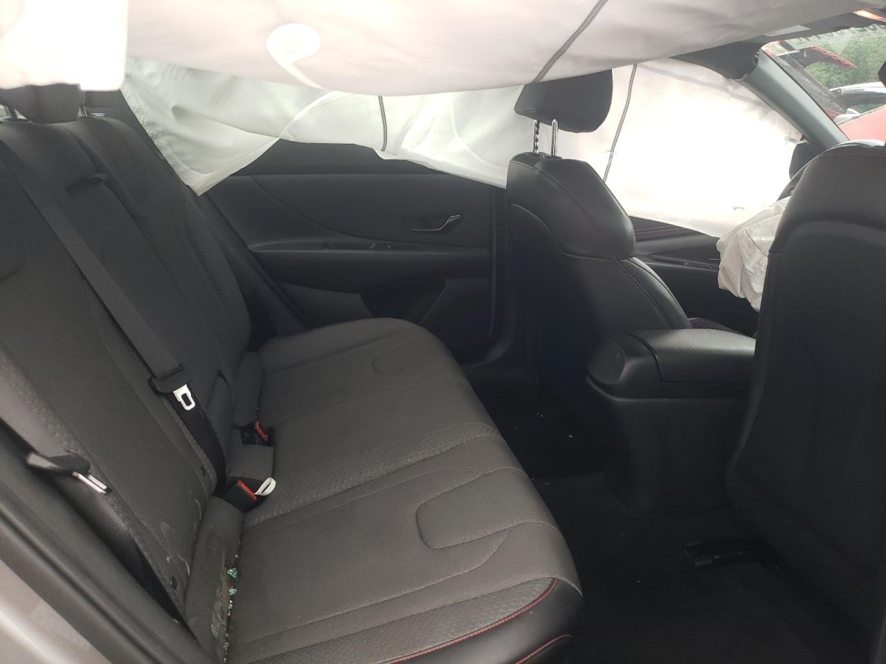2023 Hyundai Elantra - Image 11