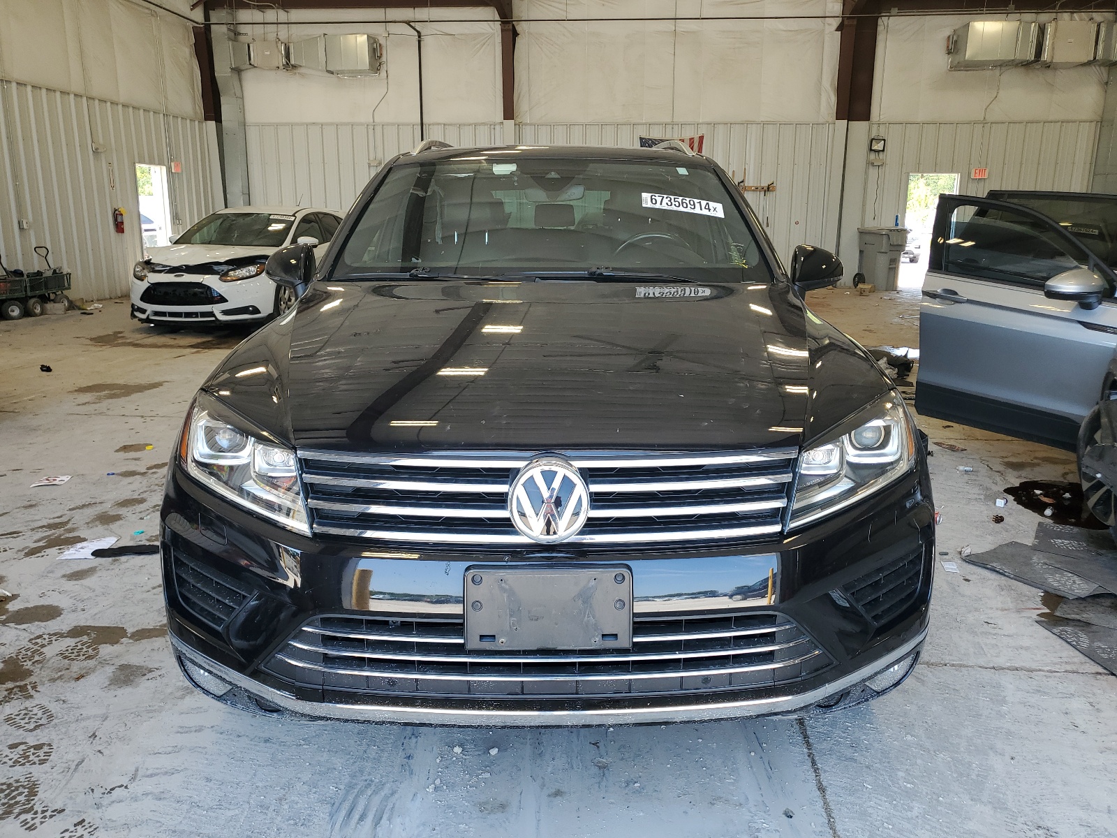 WVGRF7BP8HD002393 2017 Volkswagen Touareg Wolfsburg