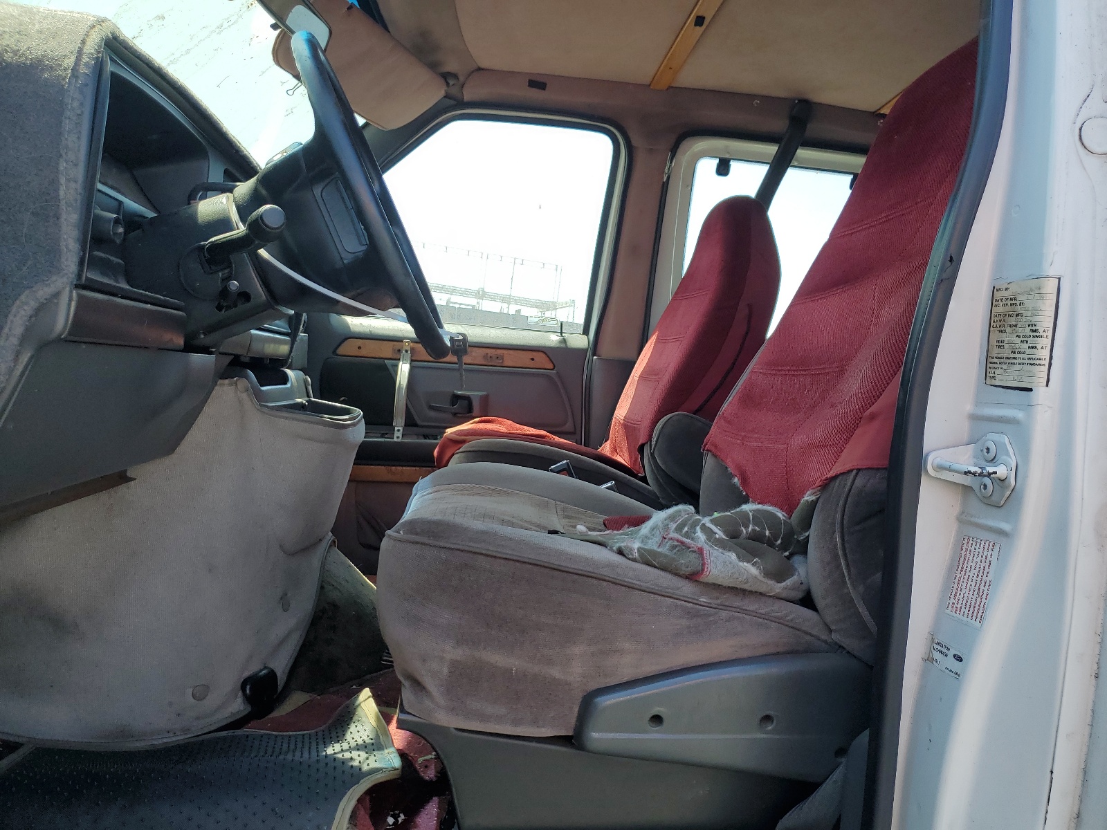 1FDEE14H4PHB20954 1993 Ford Econoline E150 Van