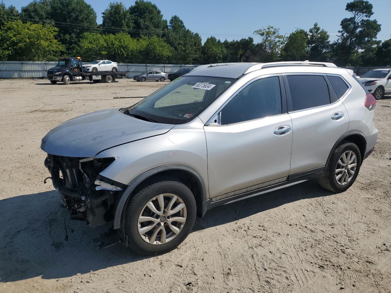 KNMAT2MV6JP618915 2018 NISSAN ROGUE - Image 1