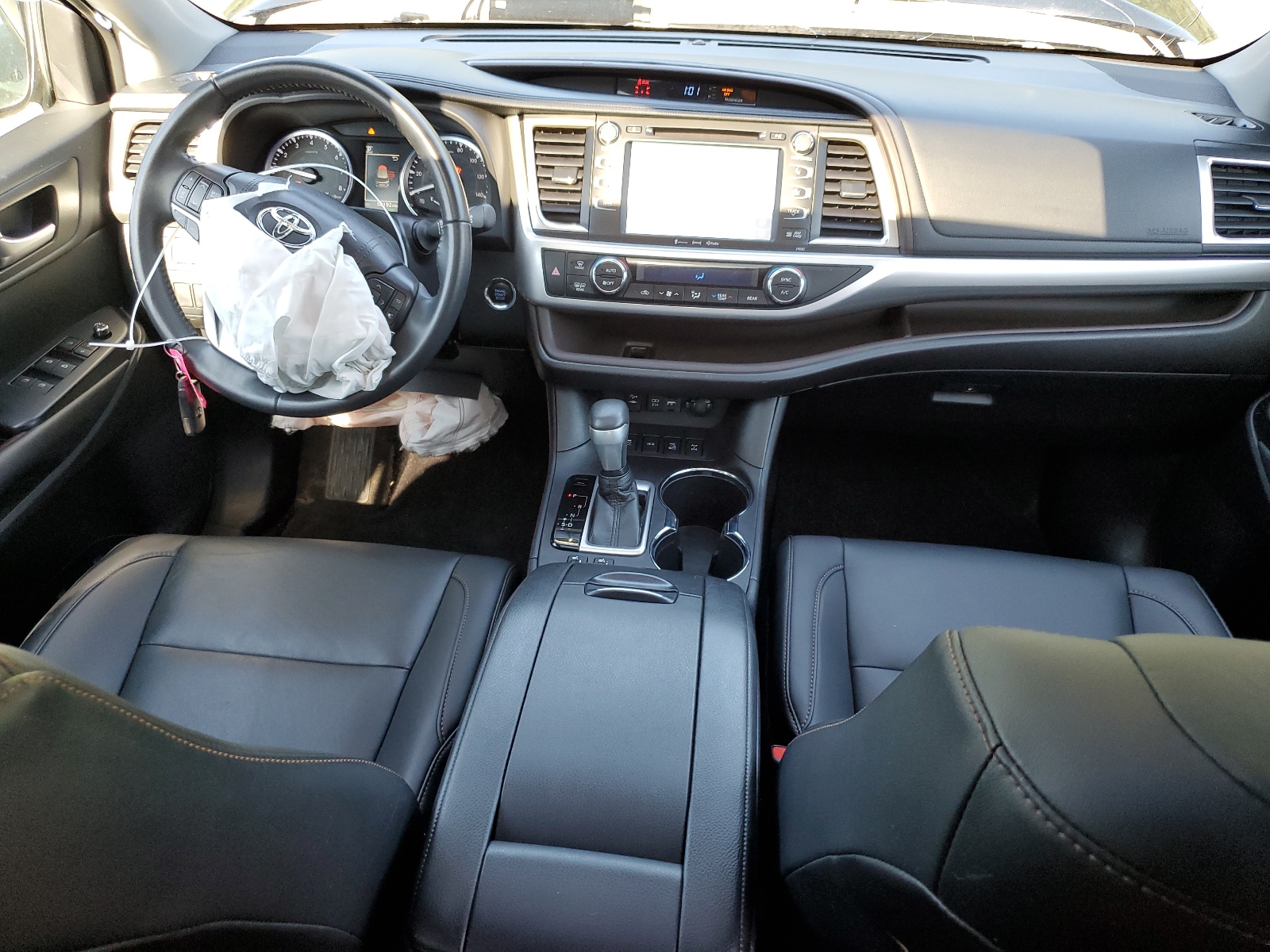 5TDJZRFH1KS948306 2019 Toyota Highlander Se