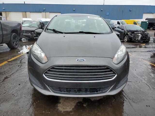  FORD FIESTA 2016 Серый