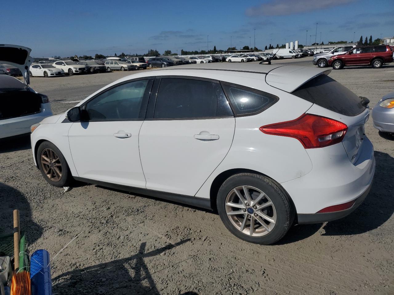 1FADP3K24FL335675 2015 FORD FOCUS - Image 2