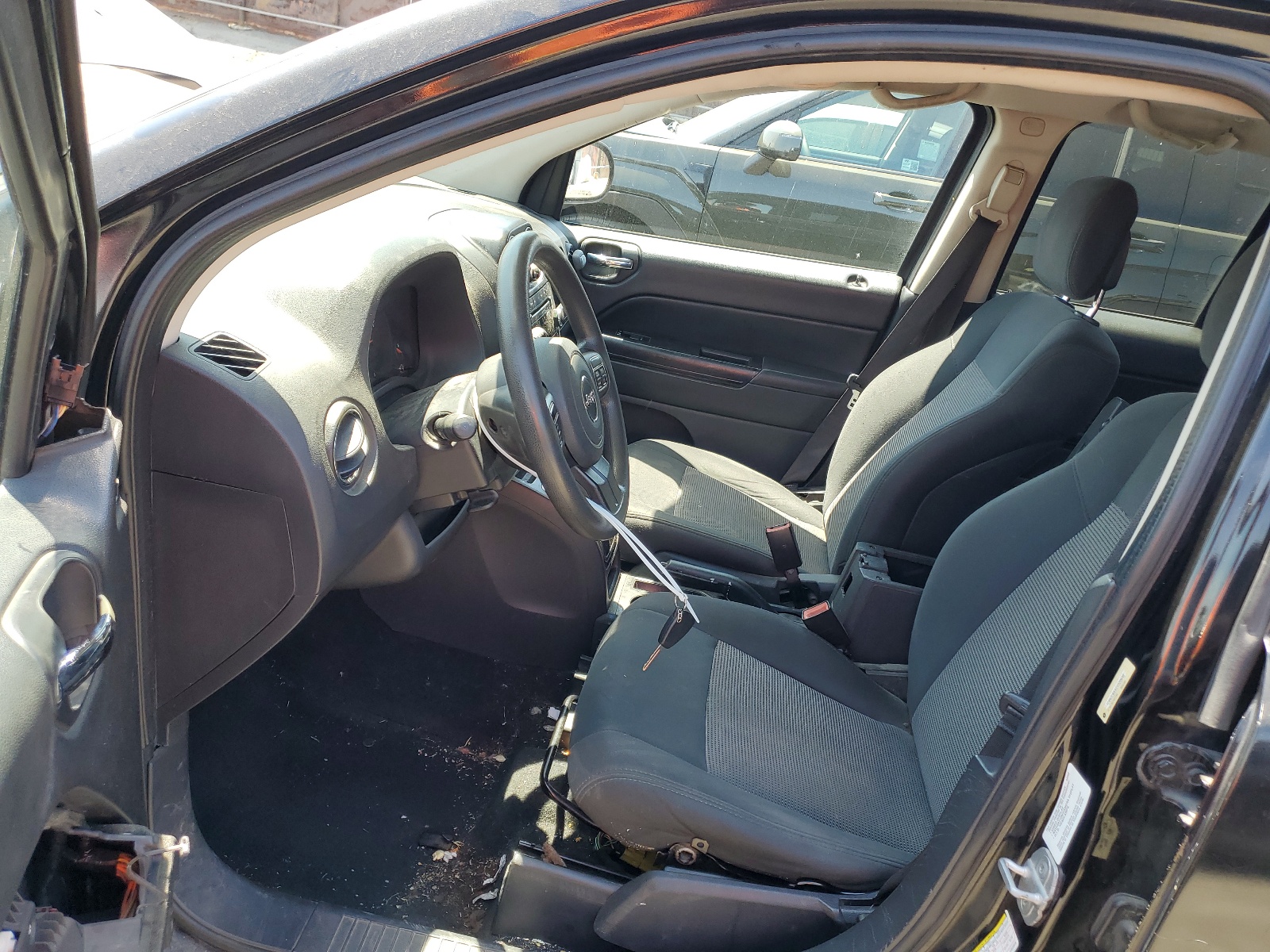 1C4NJCBAXCD520648 2012 Jeep Compass Sport