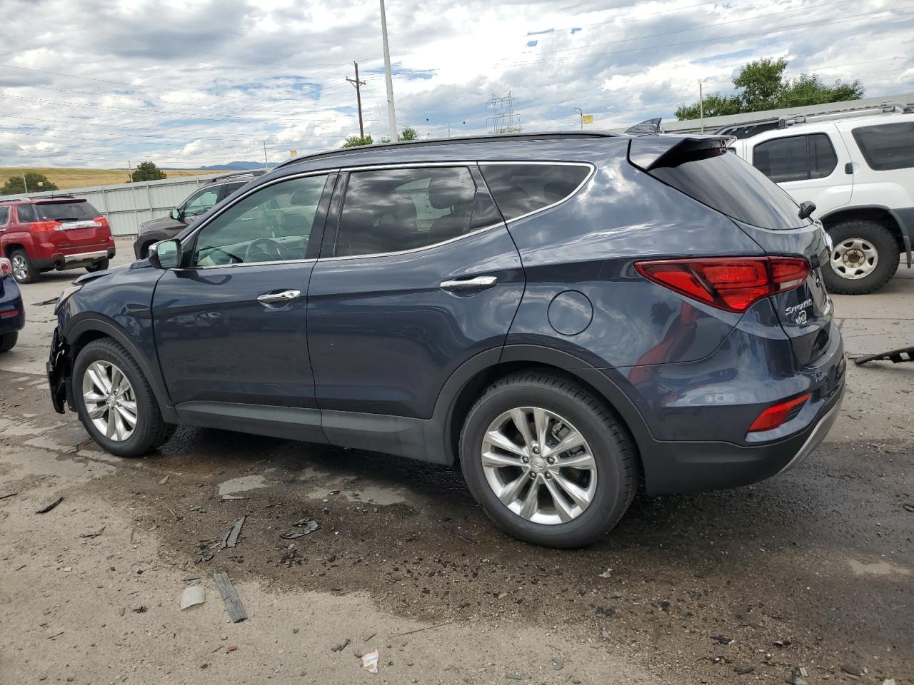 5NMZUDLA1HH039988 2017 HYUNDAI SANTA FE - Image 2