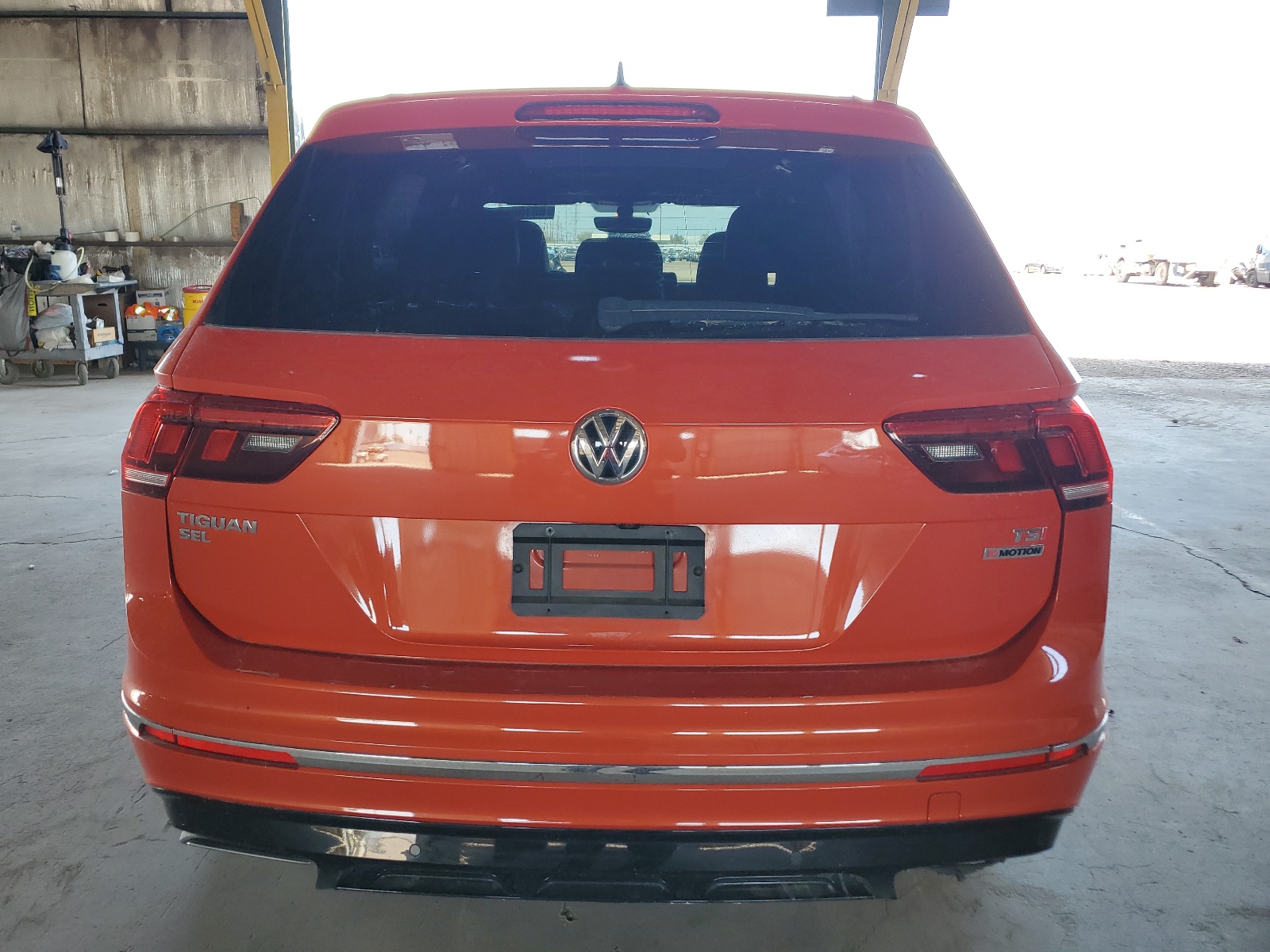 3VV2B7AX5JM205692 2018 Volkswagen Tiguan Sel