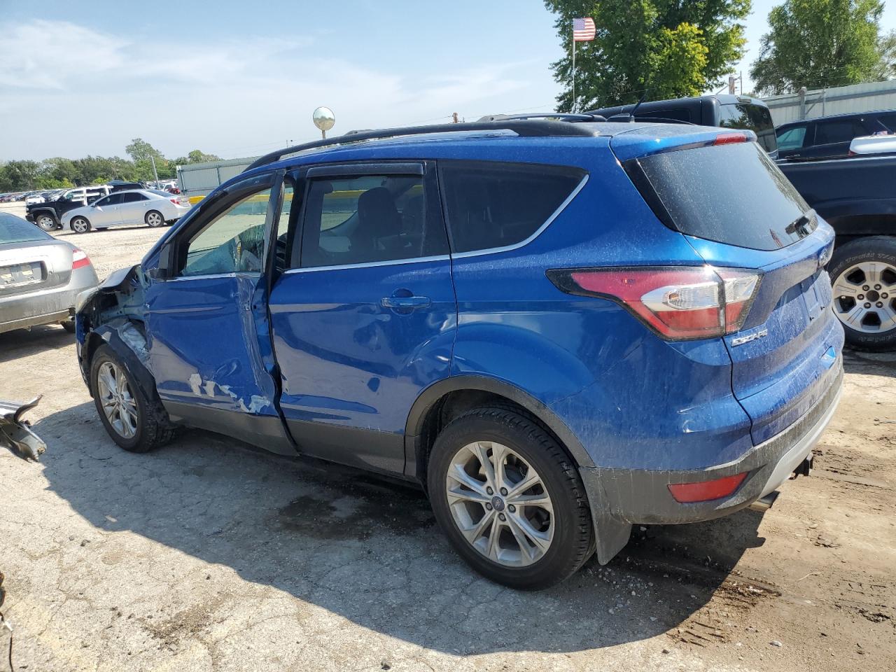 1FMCU0GD9JUA42022 2018 FORD ESCAPE - Image 2