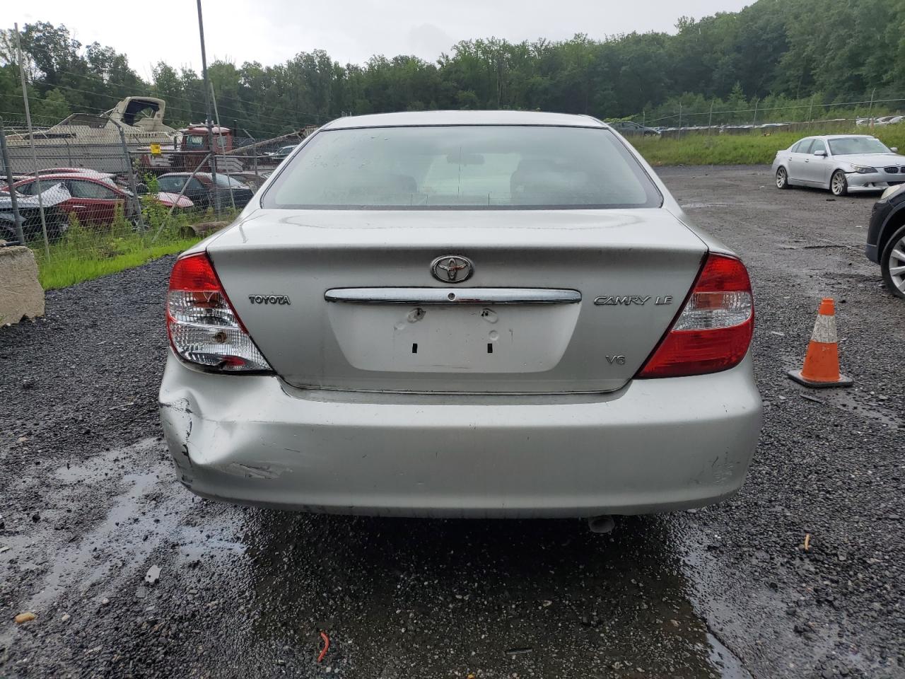 2004 Toyota Camry Le VIN: 4T1BF30K34U572832 Lot: 66716924
