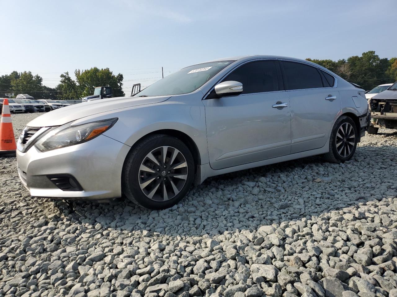 1N4AL3AP5GC235887 2016 NISSAN ALTIMA - Image 1