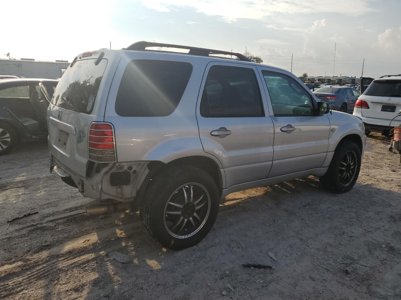 2005 Mercury Mariner VIN: 4M2YU56155DJ12372 Lot: 66699354