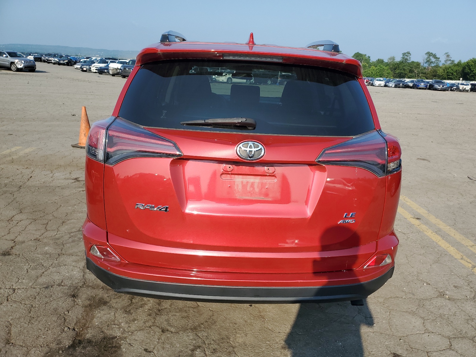 JTMBFREV4HJ140803 2017 Toyota Rav4 Le
