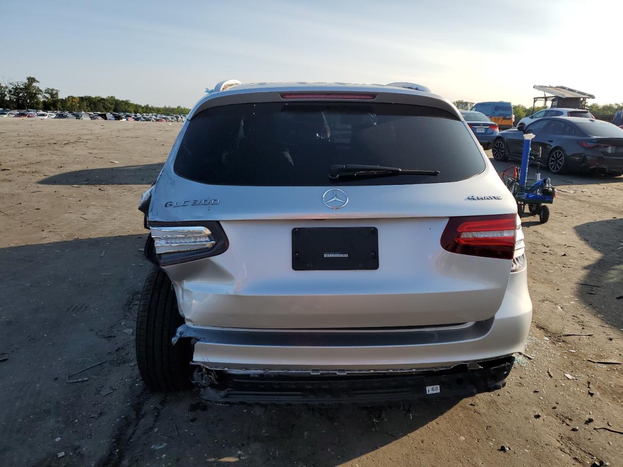 WDC0G4KBXKV184235 2019 Mercedes-Benz Glc 300 4Matic