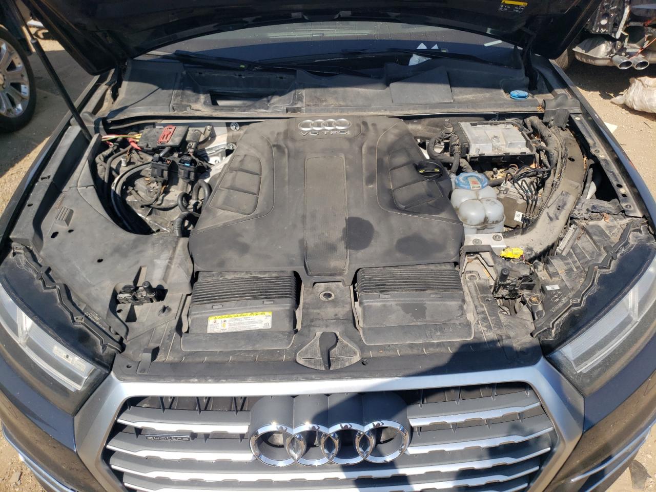 WA1VAAF78HD007984 2017 Audi Q7 Prestige