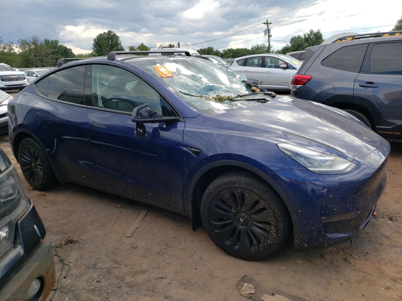 7SAYGDEE8NF463901 Tesla Model Y  4