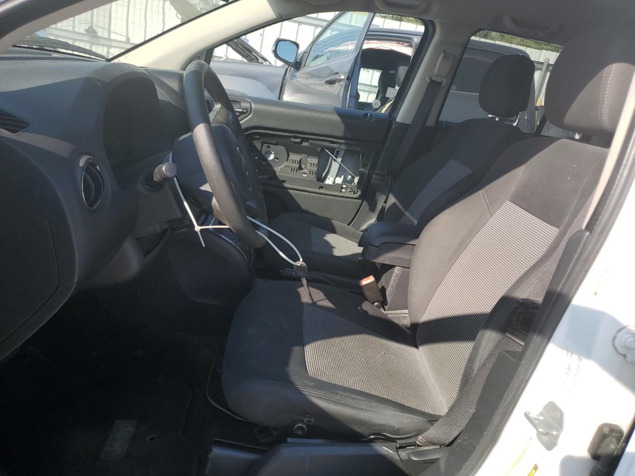 2011 Jeep Compass Sport VIN: 1J4NT1FA3BD240927 Lot: 69377574