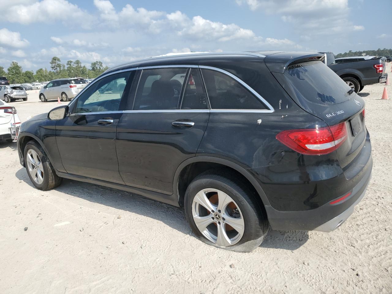 WDC0G4KB7JV068828 2018 MERCEDES-BENZ GLC - Image 2