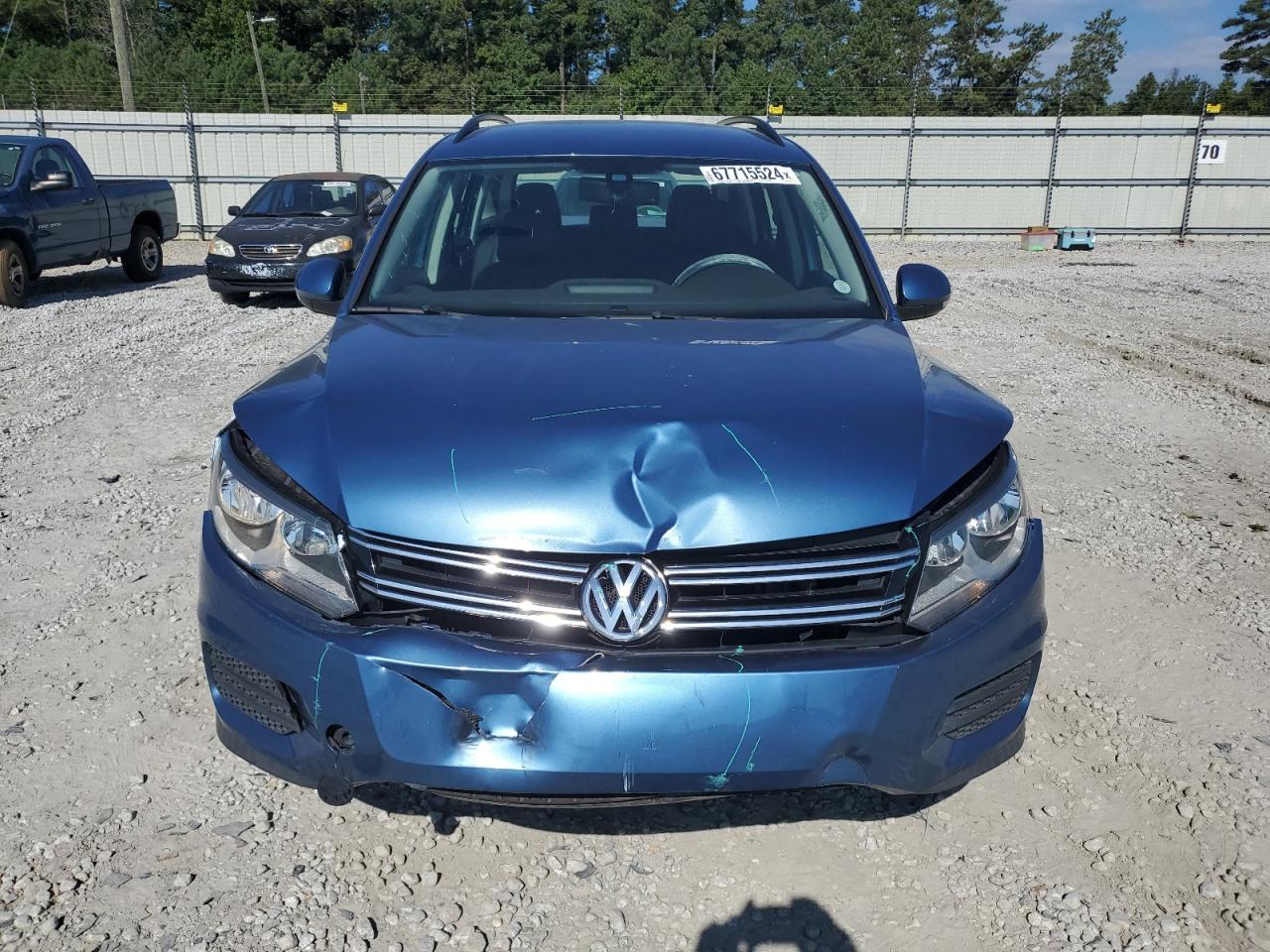 WVGAV7AX4HK039471 2017 Volkswagen Tiguan S