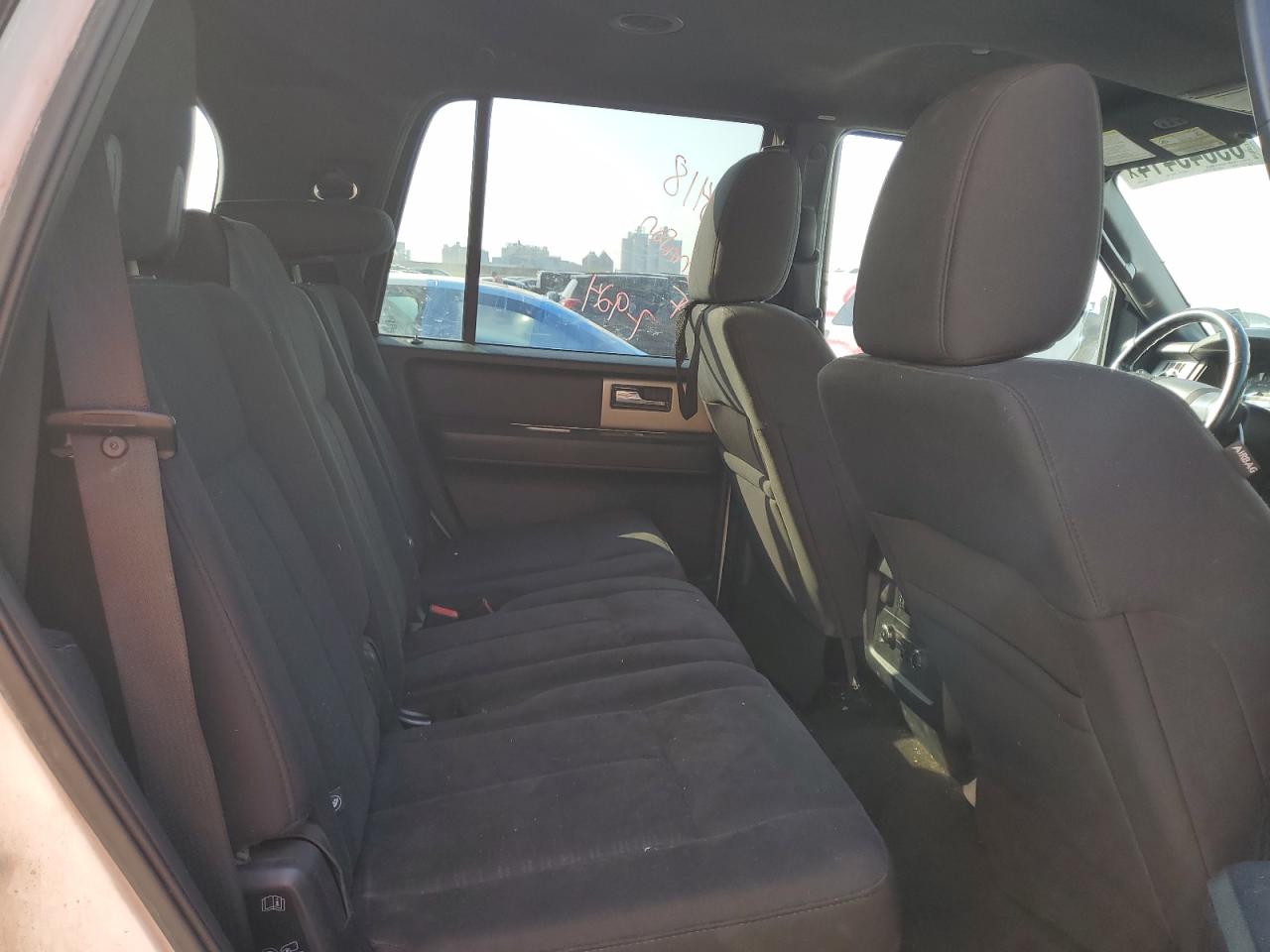 2015 Ford Expedition - Image 11