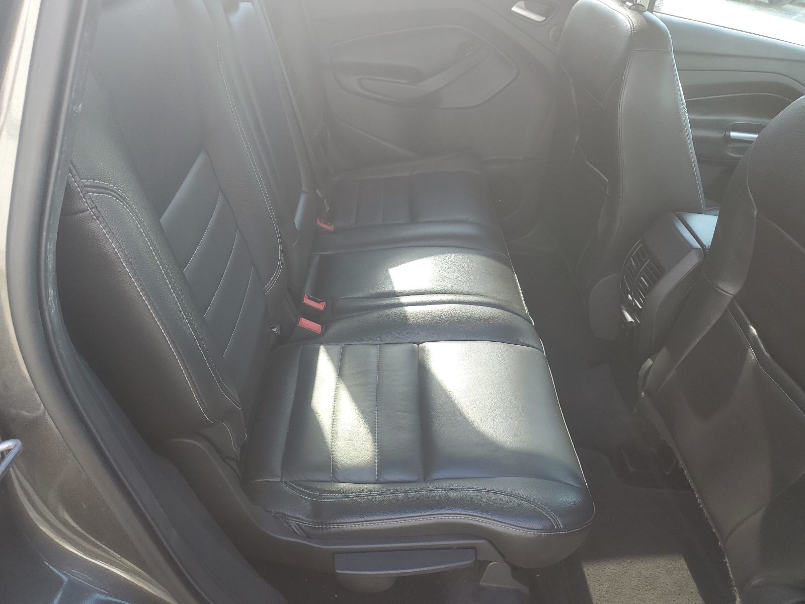 1FMCU0J93GUA70167 2016 Ford Escape Titanium