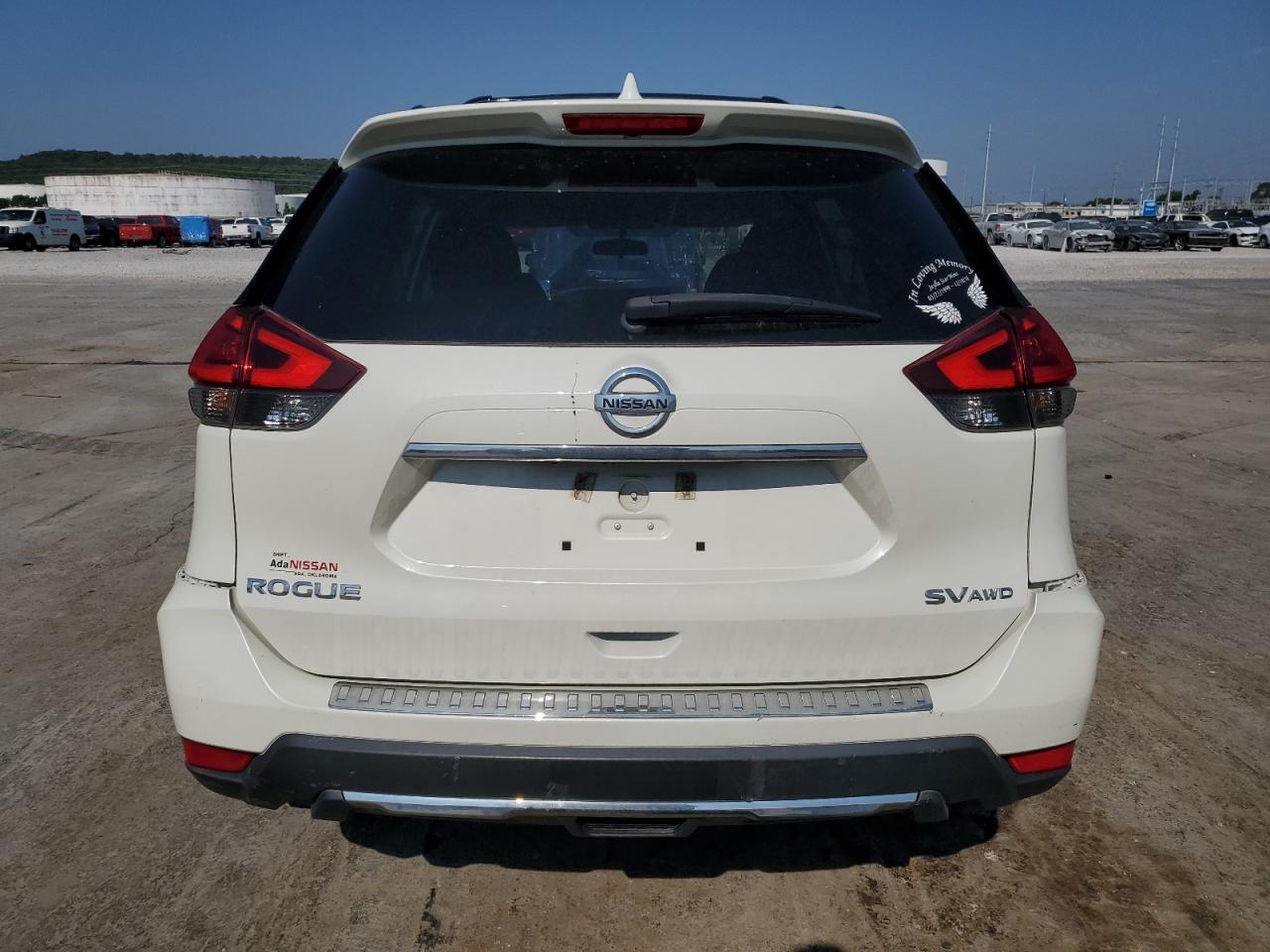 2017 Nissan Rogue - Image 6