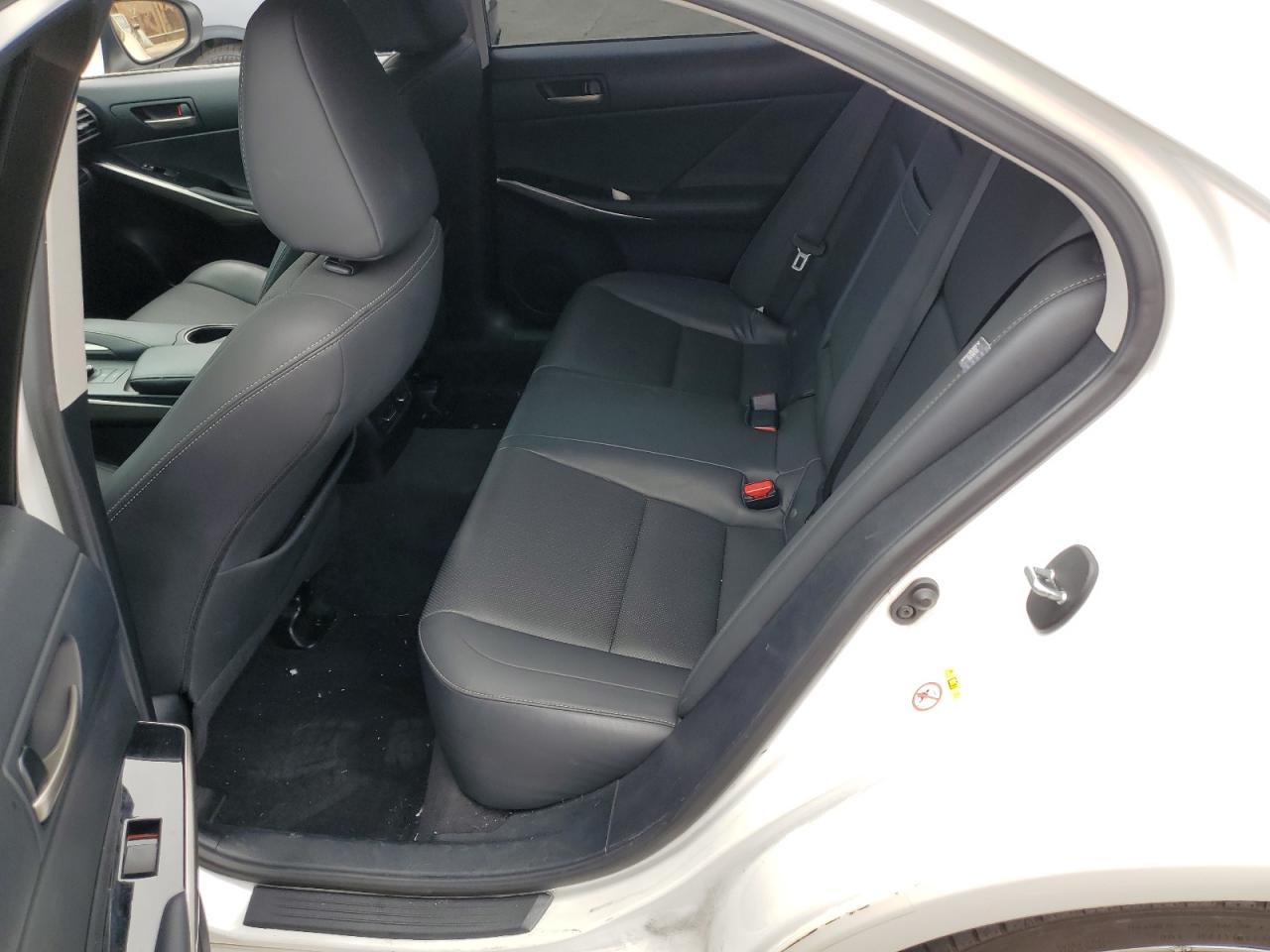 2018 Lexus Is 300 VIN: JTHBA1D23J5075446 Lot: 65740344