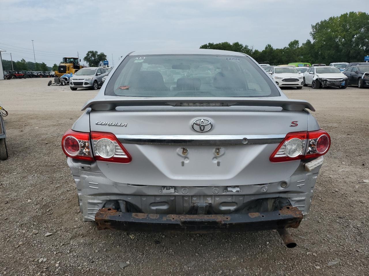 2011 Toyota Corolla Base VIN: 2T1BU4EE8BC621889 Lot: 68139264