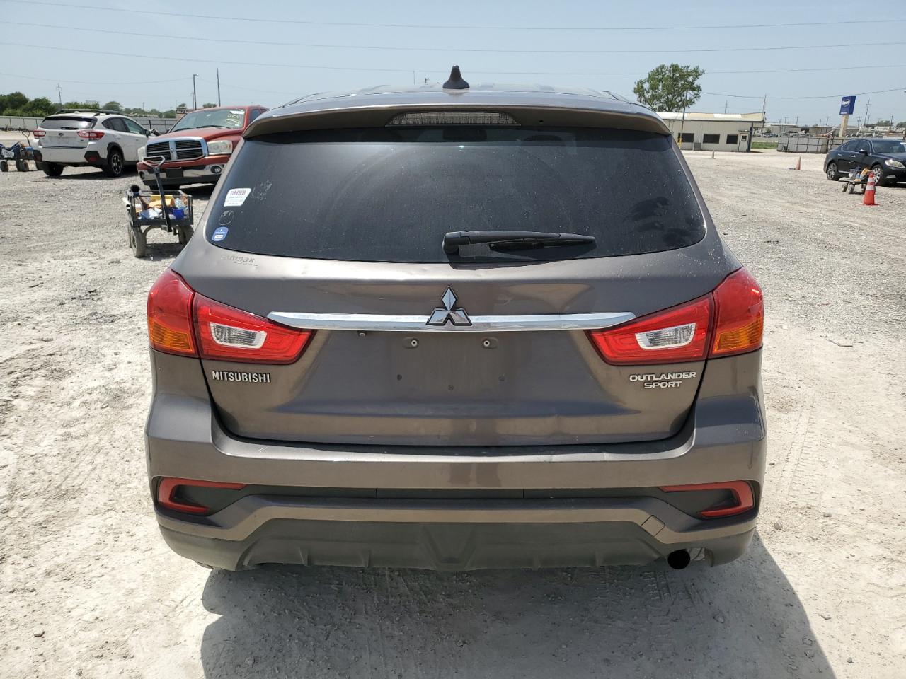 JA4AP3AU9JZ014618 2018 Mitsubishi Outlander Sport Es