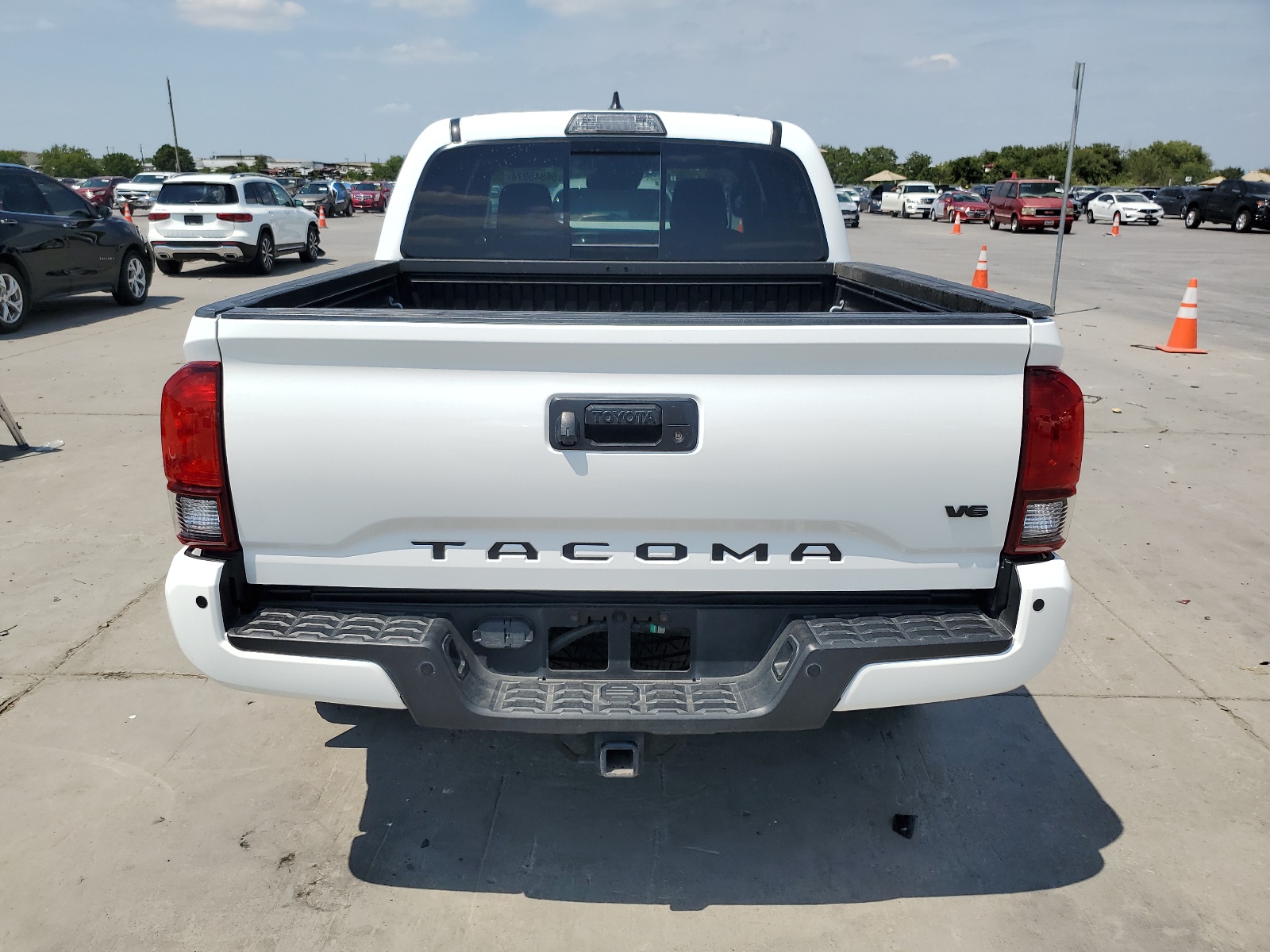 5TFCZ5AN7JX141005 2018 Toyota Tacoma Double Cab